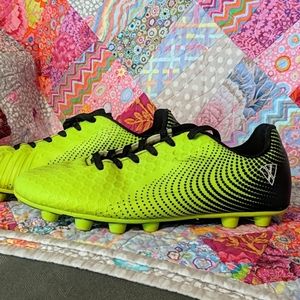 Vizari boys soccer cleats